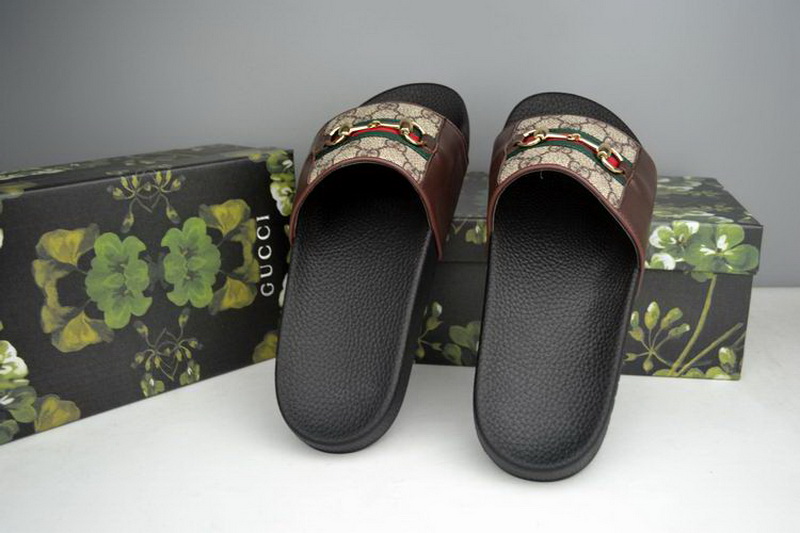 Gucci Slippers Woman--160